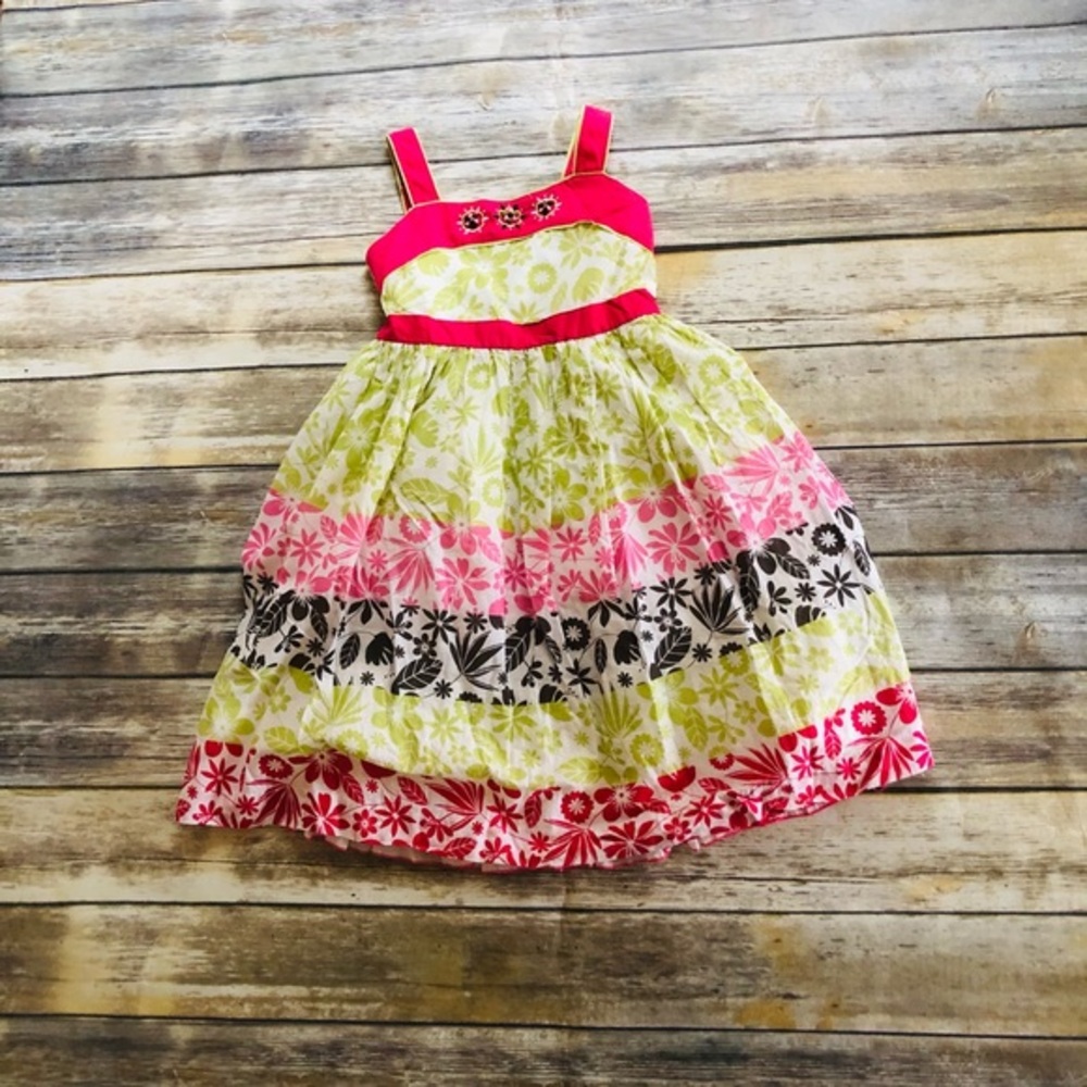 Girls gorgeous dress w/ floral pattern! Size 8